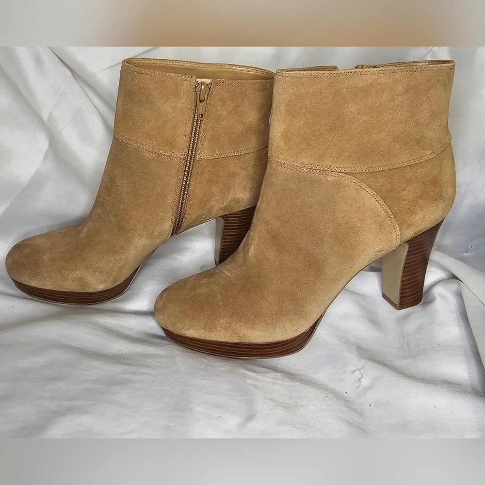 Nine West ERIELLAO suede boot size 9.5 New without tags